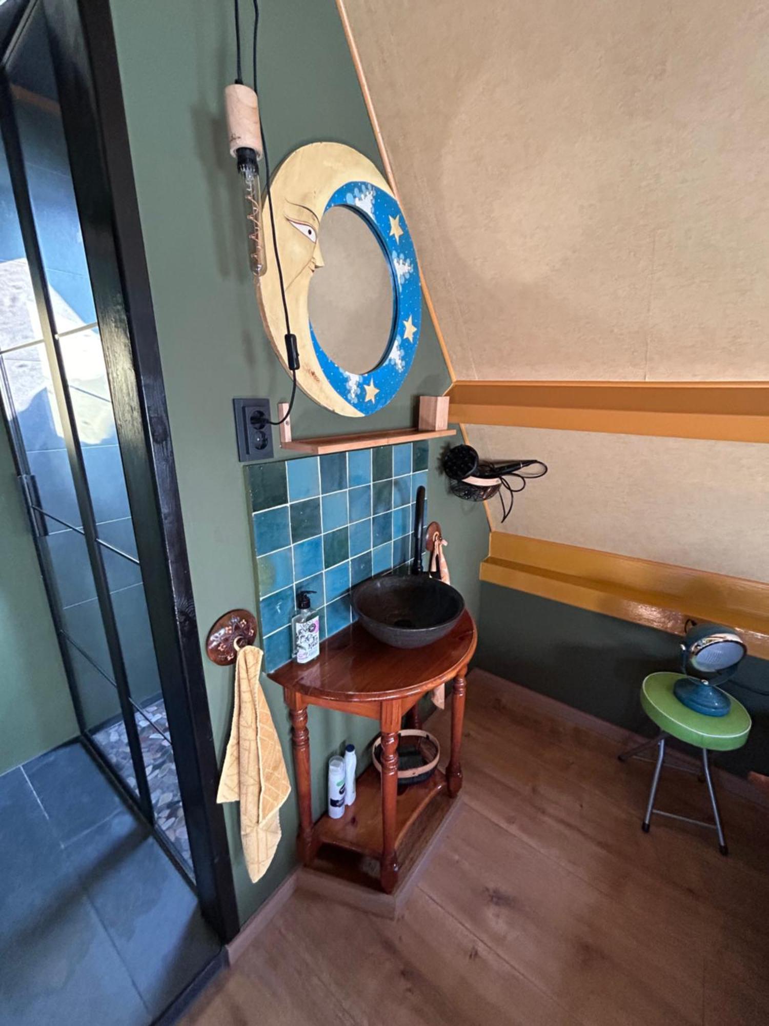 Apartmán Oeroeboeroe Roderesch Exteriér fotografie